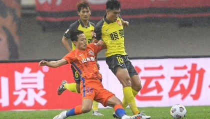 kaiyun-广州队2连胜终结未咬住山东 下轮直接交锋定头名？