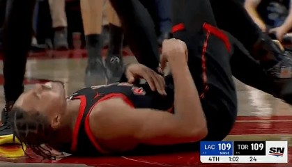 开云APP-哈登关键时刻连得8分追平比分，但邓恩随后被吹罚掩护犯规